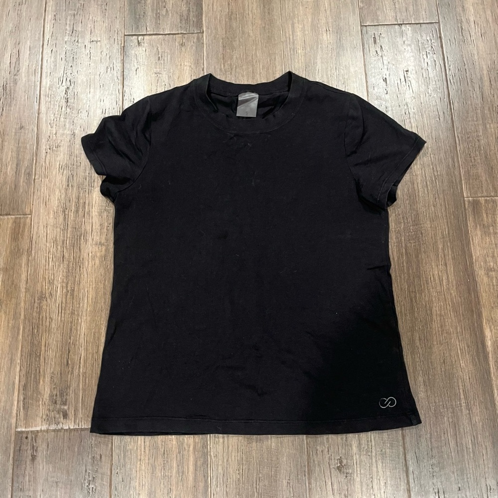 CALIA by Carrie Underwood Black Short Sleeve Tee